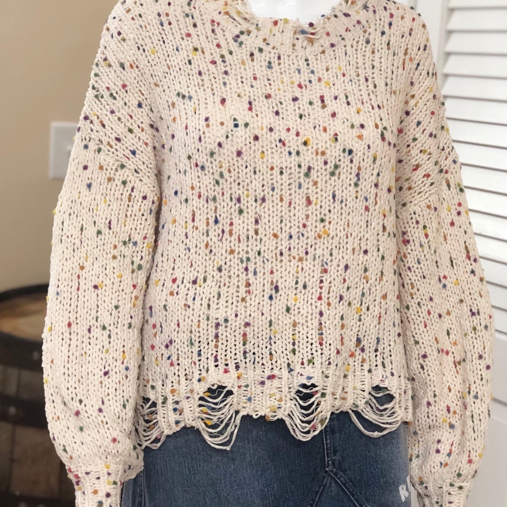 Knitted sweater with distressed Hem details - Picture 7 of 8